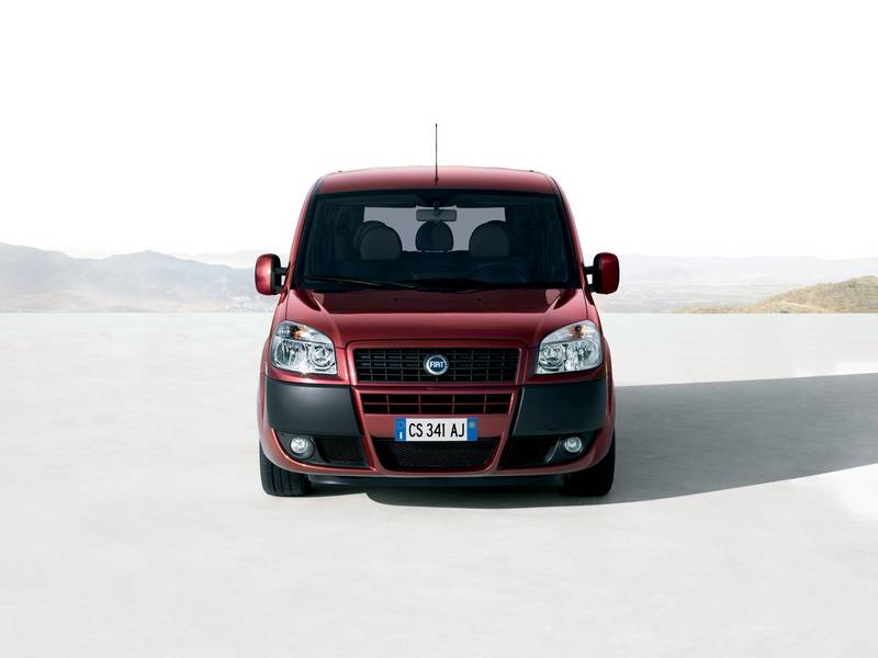 Фото автомобиля FIAT Doblo Panorama